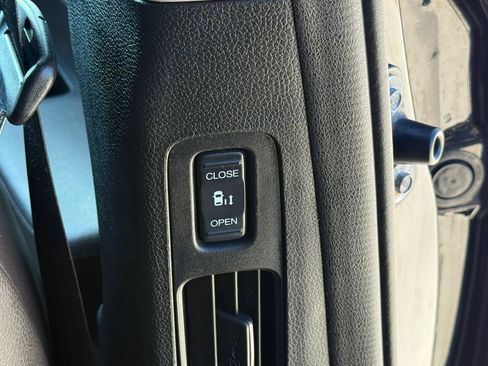 Used 2018 Honda Odyssey EX-L image 27