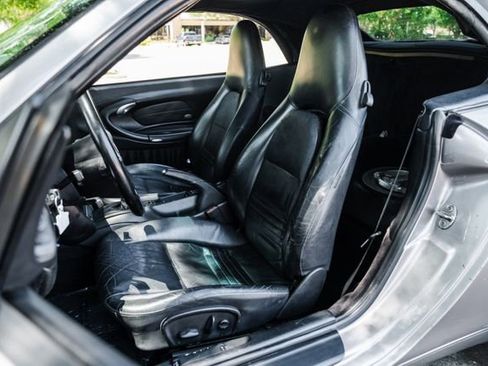 Used 2002 Porsche 911 Carrera 4 image 4