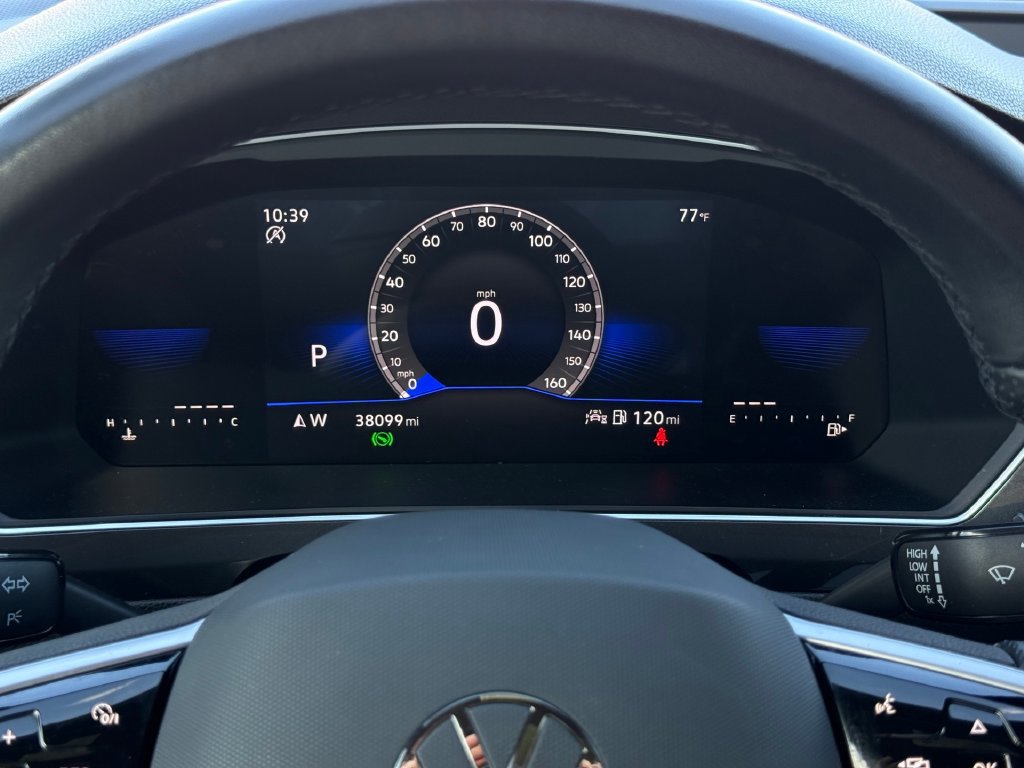 Used 2024 Volkswagen Tiguan SE R-Line FWD image 13
