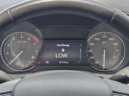 Used 2023 Cadillac XT4 Luxury w/ Cold Weather Package FWD image 14