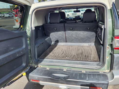 Used 2014 Toyota FJ Cruiser 4WD w/ Upgrade Package image 20