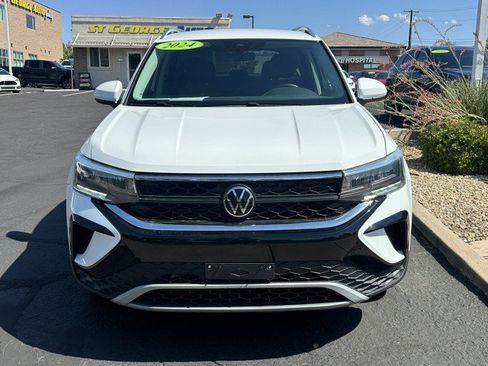 Used 2024 Volkswagen Taos SE FWD image 8