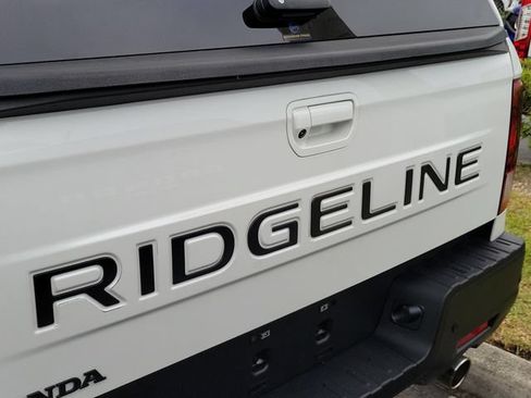Used 2025 Honda Ridgeline Black Edition image 5