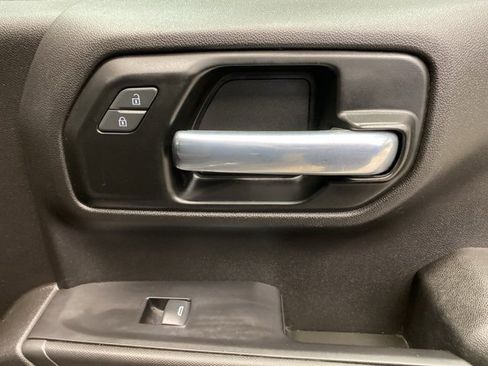 Used 2021 Chevrolet Silverado 1500 Custom image 32