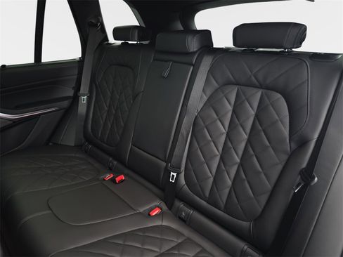 New 2026 BMW X5 xDrive40i w/ Executive Package image 14