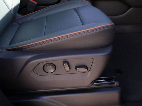 New 2026 GMC Yukon XL AT4 w/ AT4 Premium Plus Package AWD/4WD image 9