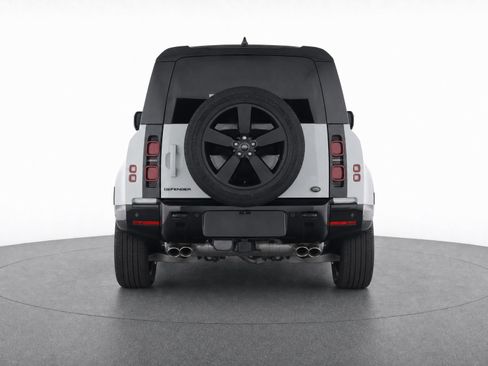 Used 2023 Land Rover Defender 110 V8 AWD/4WD image 7