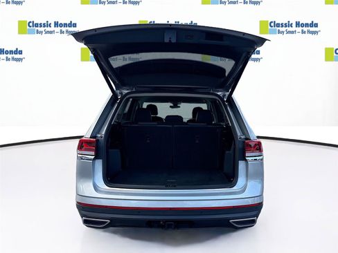 Used 2025 Volkswagen Atlas SE FWD image 29