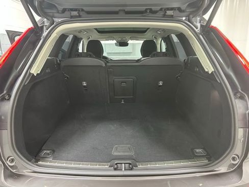 Used 2025 Volvo XC60 B5 Plus AWD/4WD image 13