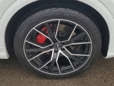 Used 2021 Audi Q8 Prestige w/ Prestige Package image 5