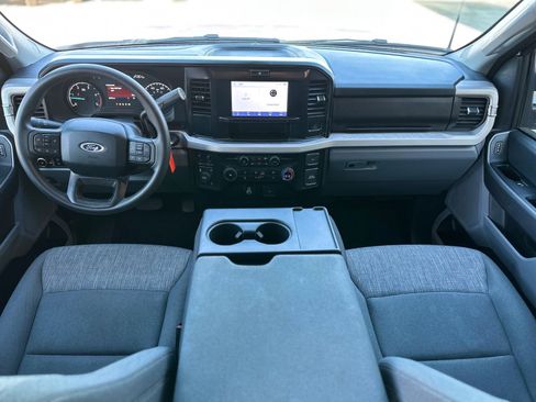 Used 2025 Ford F350 XLT image 3