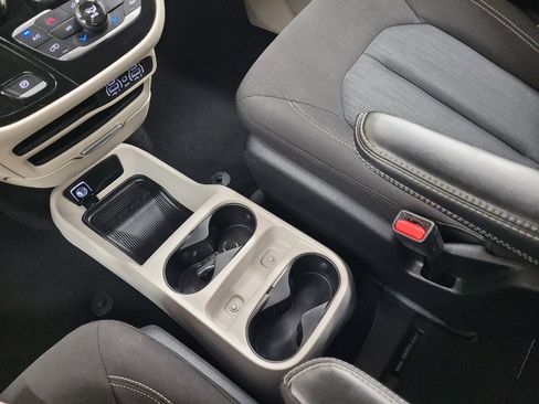 Used 2023 Chrysler Voyager LX FWD image 26