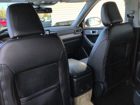 Certified 2023 Ford Explorer XLT w/ Equipment Group 202A image 19