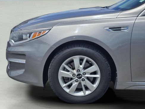 Used 2018 Kia Optima LX FWD image 8