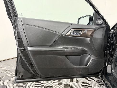 Used 2016 Honda Accord EX-L image 28
