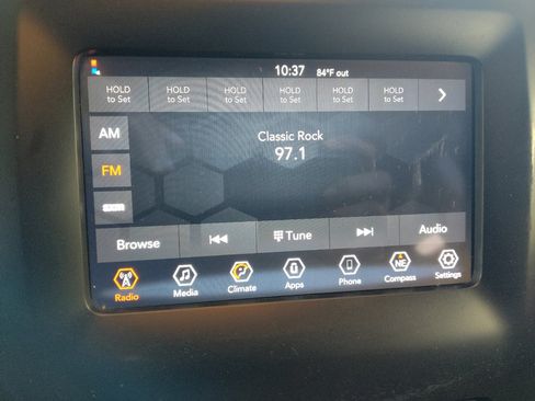 Used 2019 Jeep Cherokee Latitude w/ Popular Appearance Group FWD image 25