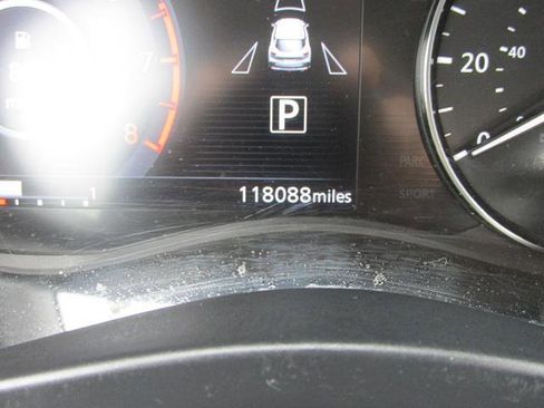 Used 2023 Nissan Kicks SR image 2