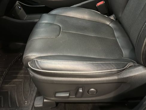 Used 2022 Hyundai Santa Fe SEL w/ Convenience + Premium Package AWD/4WD image 12