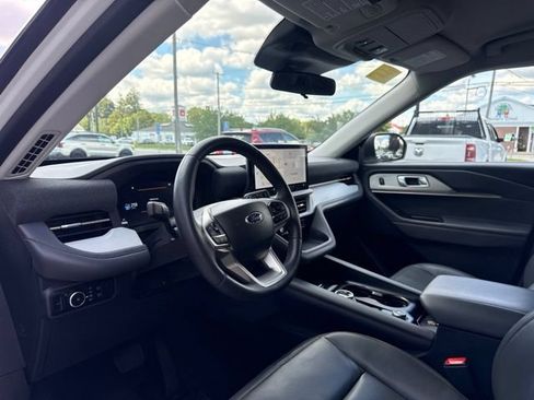 Used 2025 Ford Explorer Active w/ Active Comfort Package AWD/4WD image 15