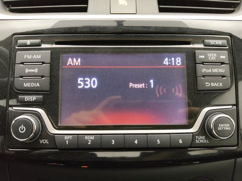 Used 2017 Nissan Sentra SV FWD image 25