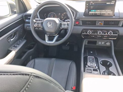 Used 2025 Honda Pilot EX-L image 8