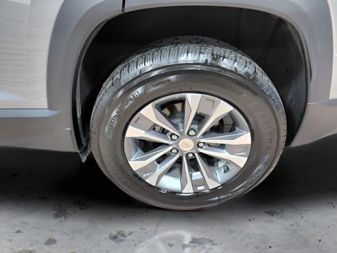 Used 2026 Chevrolet Equinox LT FWD image 10