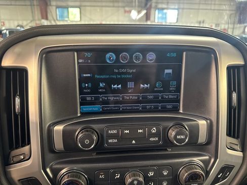 Used 2018 GMC Sierra 2500 SLE w/ SLE Preferred Package AWD/4WD image 23