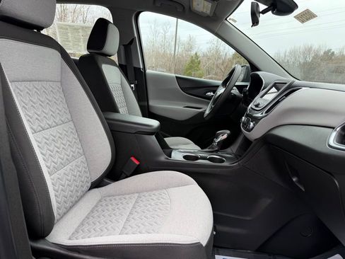 Used 2022 Chevrolet Equinox LS AWD/4WD image 15
