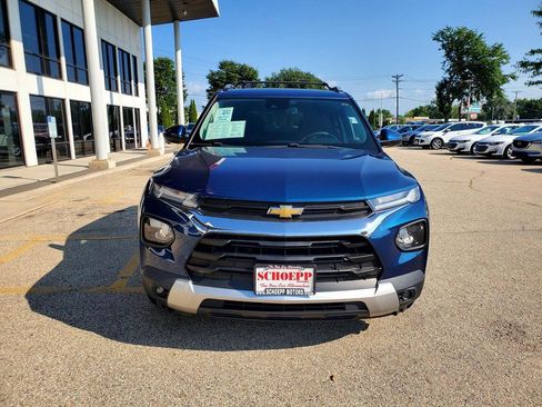 Used 2021 Chevrolet TrailBlazer LT w/ Convenience Package FWD image 2