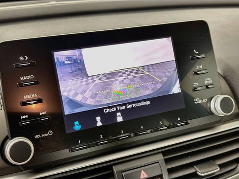 Used 2018 Honda Accord LX image 13
