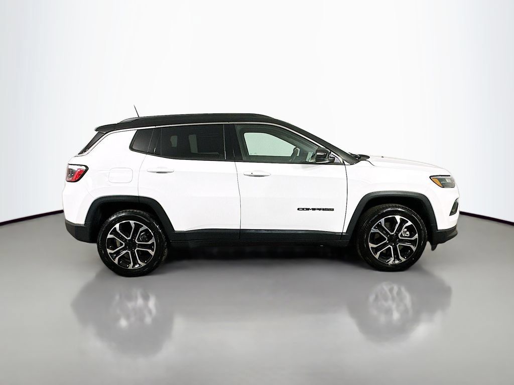 Used 2023 Jeep Compass Limited AWD/4WD image 7