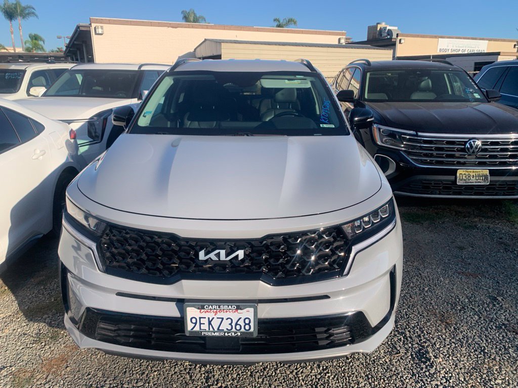 Certified 2022 Kia Sorento EX FWD image 3