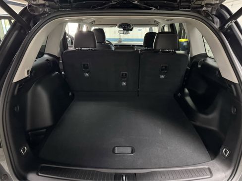 Used 2023 Jeep Grand Cherokee Limited image 13