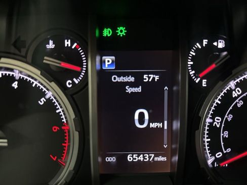 Used 2023 Toyota 4Runner TRD Off-Road Premium w/ Moonroof Package AWD/4WD image 26