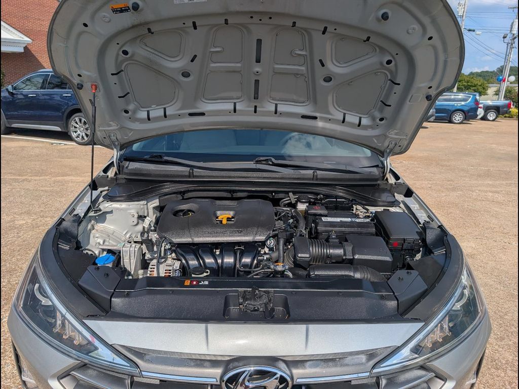 Used 2020 Hyundai Elantra SE FWD image 24