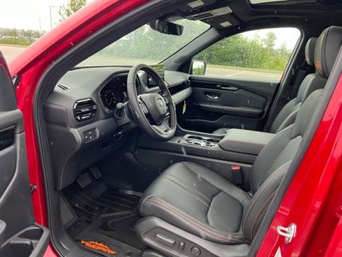 New 2025 Honda Pilot TrailSport image 11