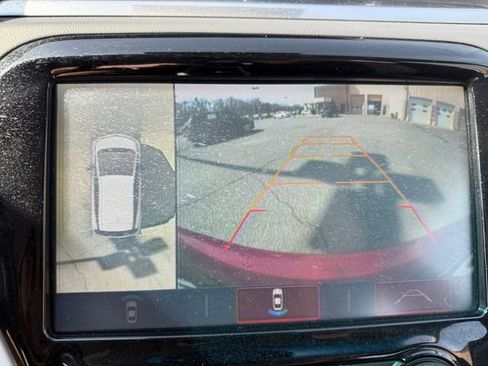 Used 2019 Chevrolet Bolt Premier w/ Infotainment Package image 22