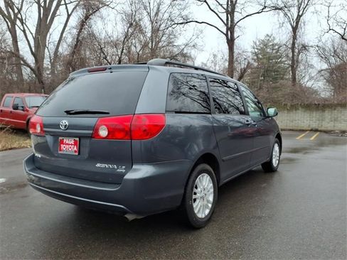 Used 2009 Toyota Sienna LE image 7
