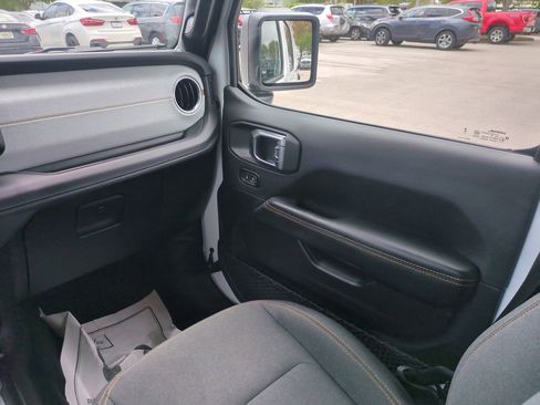 Used 2025 Jeep Wrangler Unlimited Sahara w/ Safety Group image 18