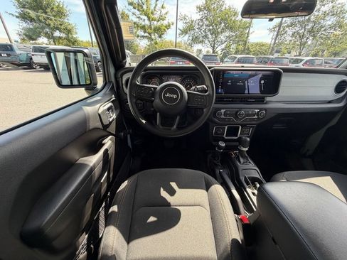 Used 2024 Jeep Wrangler Unlimited Sport AWD/4WD image 18