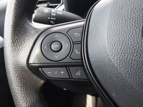 Used 2025 Toyota RAV4 XLE FWD image 23