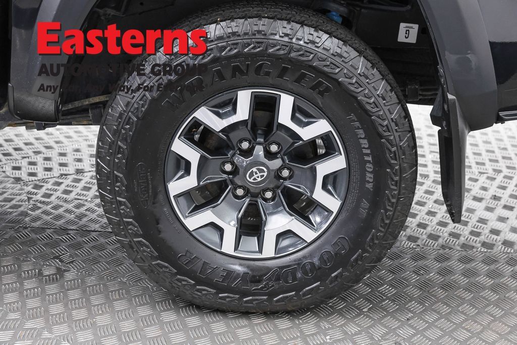 Used 2021 Toyota Tacoma TRD Off-Road AWD/4WD image 37
