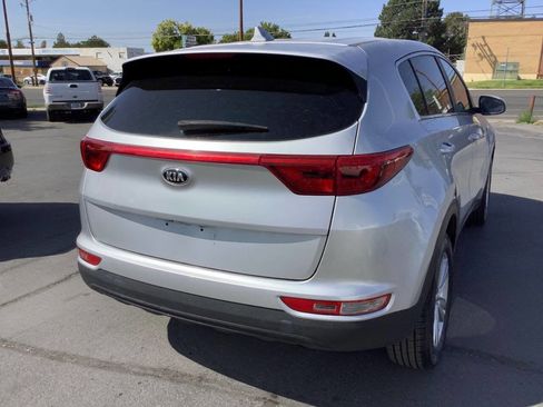 Used 2019 Kia Sportage LX image 9