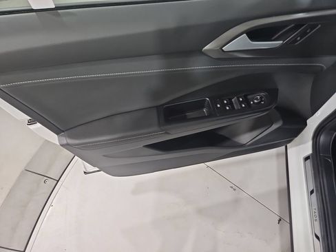 Certified 2026 Volkswagen Taos SE AWD/4WD image 10