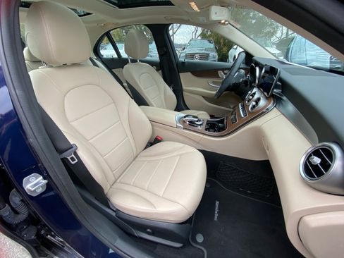 Used 2019 Mercedes-Benz C 300 4MATIC Sedan image 28