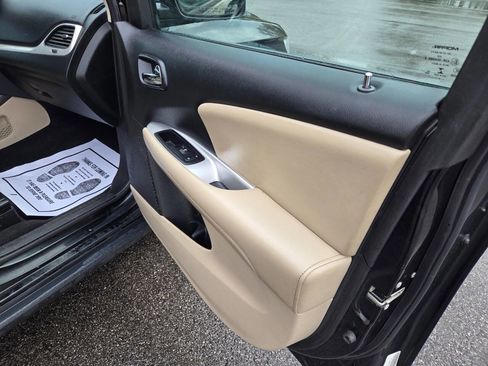 Used 2016 Dodge Journey SE w/ Flexible Seating Group image 24