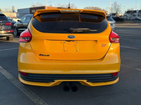Used 2016 Ford Focus ST image 4