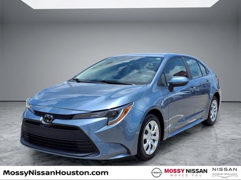 Used 2024 Toyota Corolla LE FWD image 4