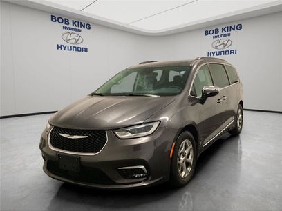 Used 2023 Chrysler Pacifica Limited