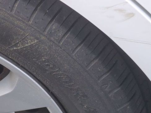 Used 2018 Nissan Versa S Plus image 5